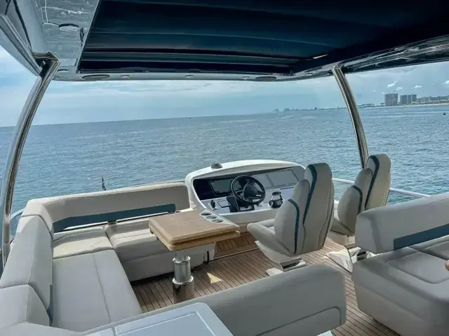 Fairline Squadron 68