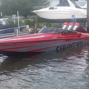 2000 Fountain Powerboats 35