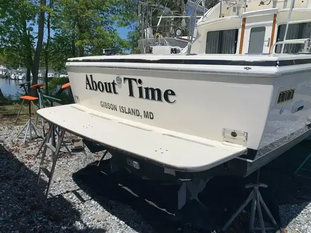 Bertram 28 Flybridge Cruiser