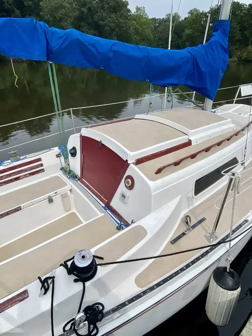 1982 Cal Yachts 25