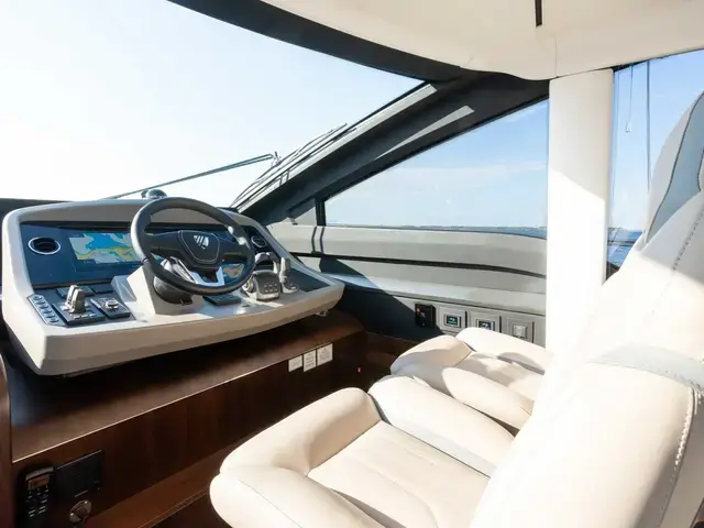 Fairline Squadron 58 - MODEL 2024