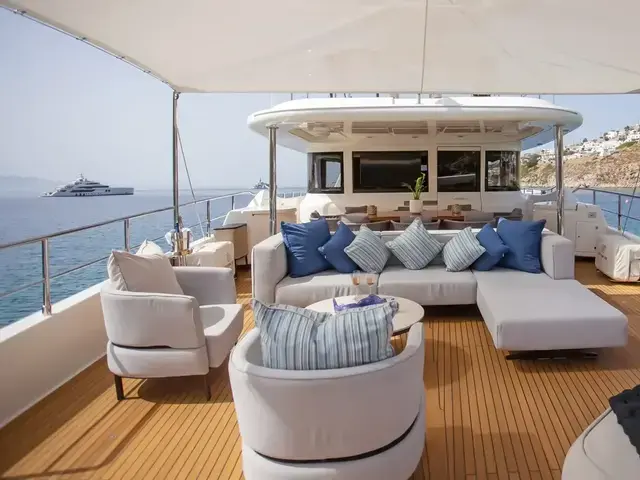 Custom Line Navetta 30