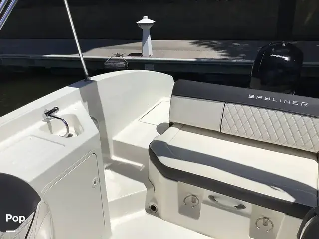 Bayliner Dx2200