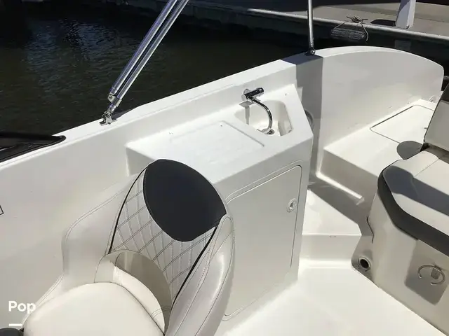 Bayliner Dx2200