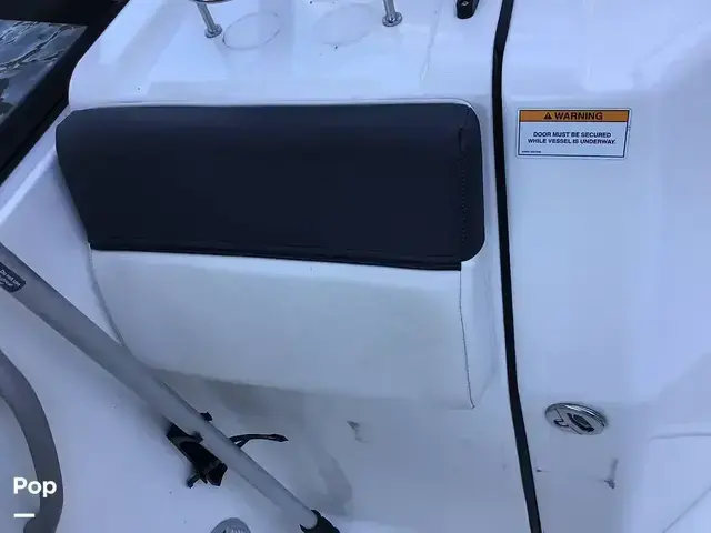 Bayliner Dx2200