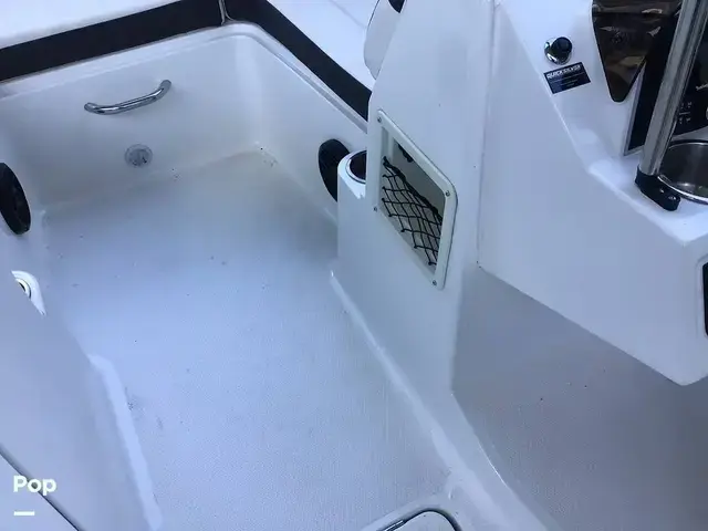 Bayliner Dx 2200