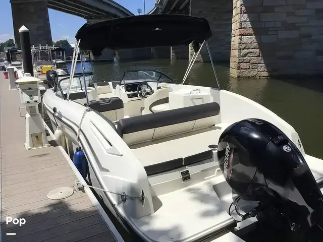 Bayliner Dx2200