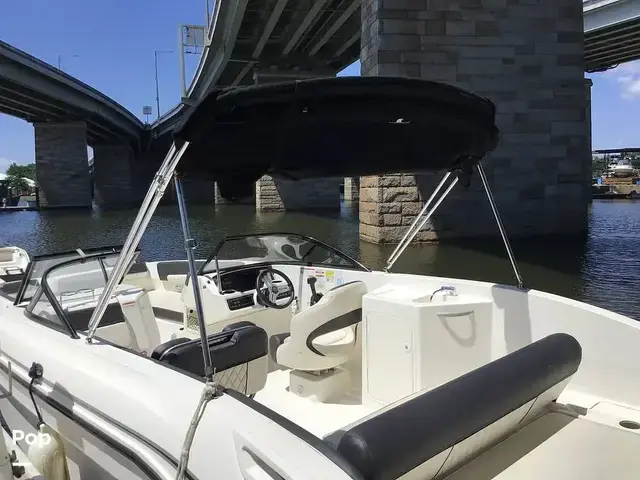 Bayliner Dx2200