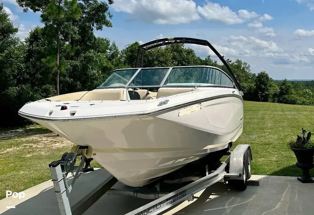 2018 Regal fasdeck 22