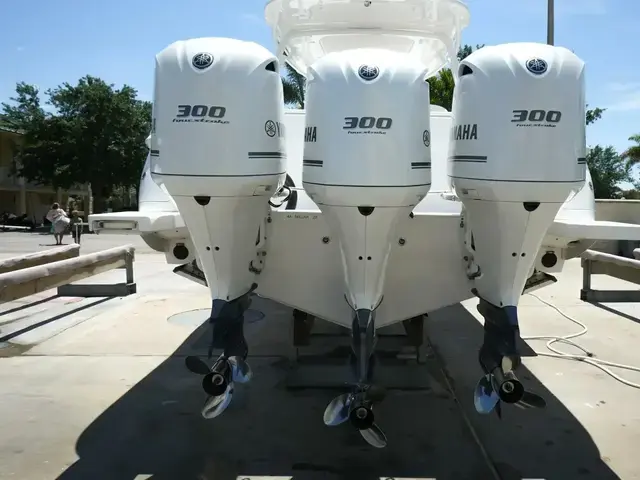 Intrepid Boats 375 Walkaround