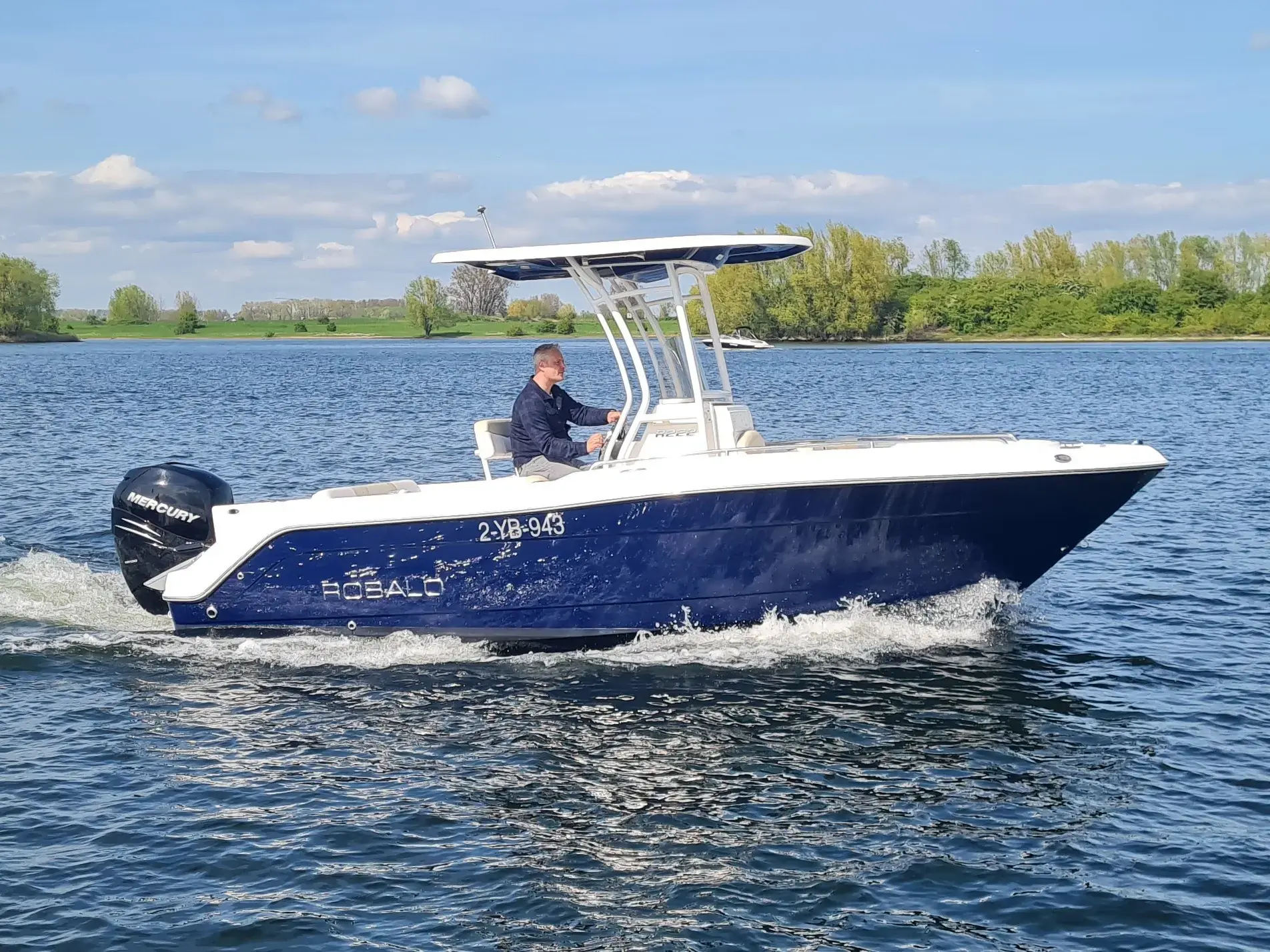 2016 Robalo r222 cc