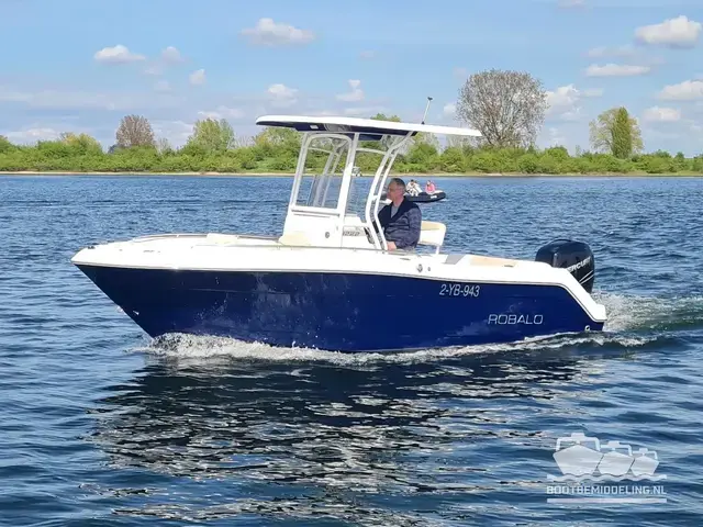 Robalo R222 Cc