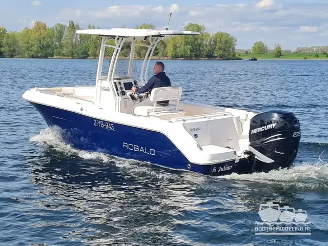 Robalo R222 Cc