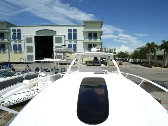 Intrepid Boats 375 Walkaround