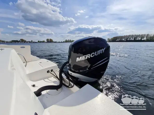 Robalo R222 Cc