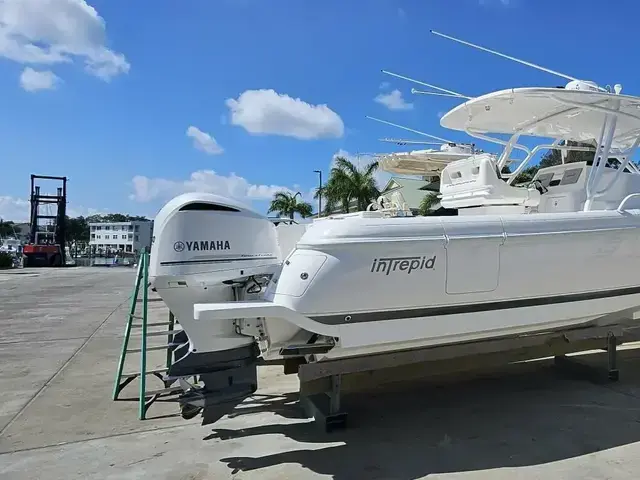 Intrepid Boats 375 Walkaround