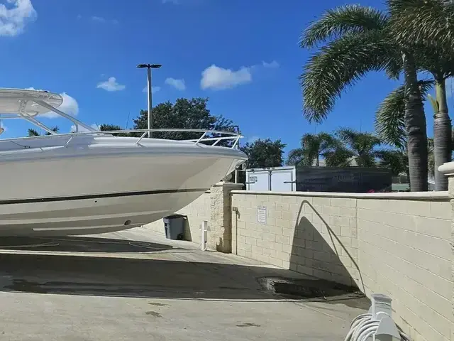 Intrepid Boats 375 Walkaround