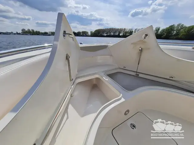 Robalo R222 Cc