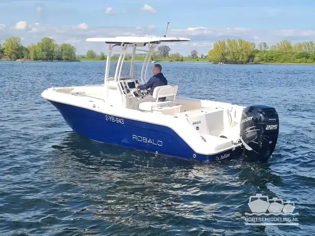 Robalo R222 Cc