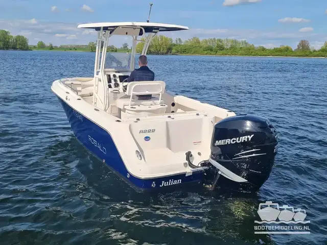 Robalo R222 Cc