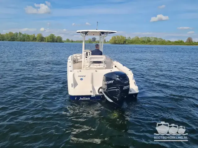 Robalo R222 Cc