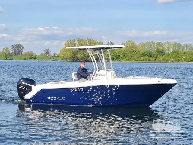 Robalo R222 Cc