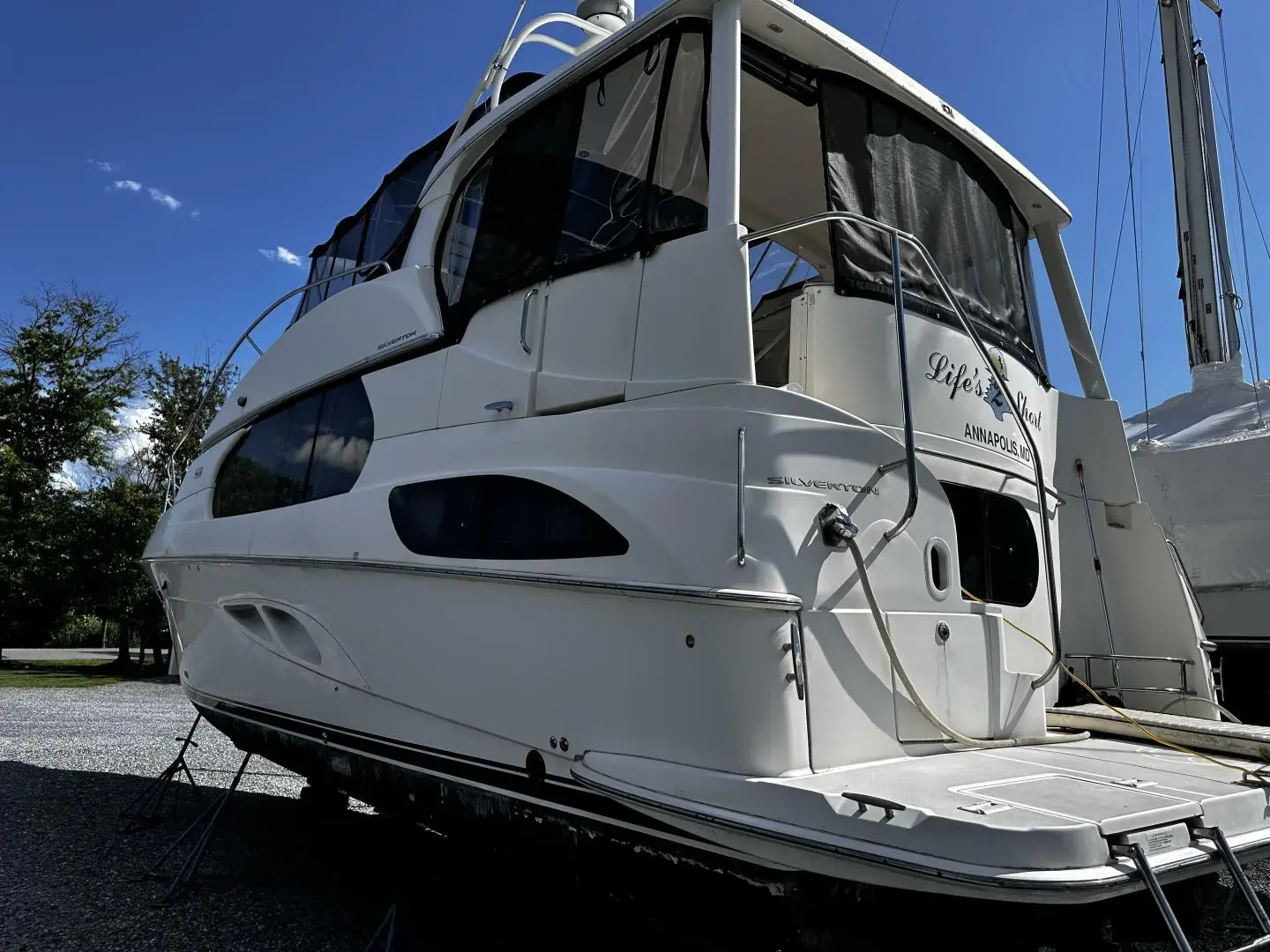 2007 Silverton 43 aft cabin