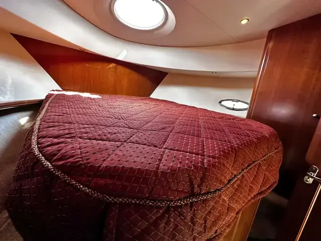 Silverton 43 Aft Cabin