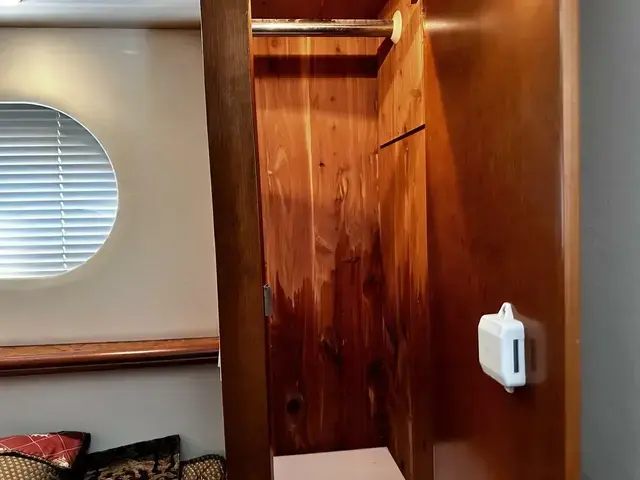 Silverton 43 Aft Cabin