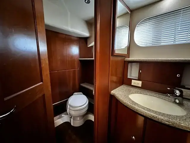 Silverton 43 Aft Cabin