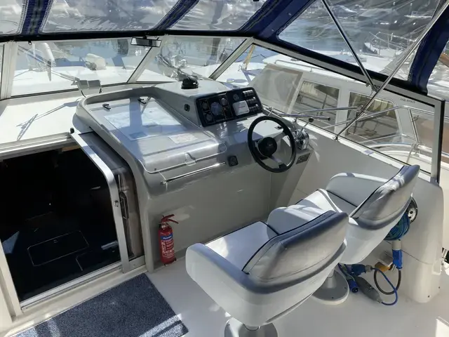 Broom Ocean 34