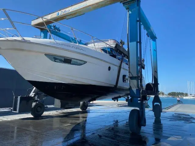 2010 Azimut 47 flybridge