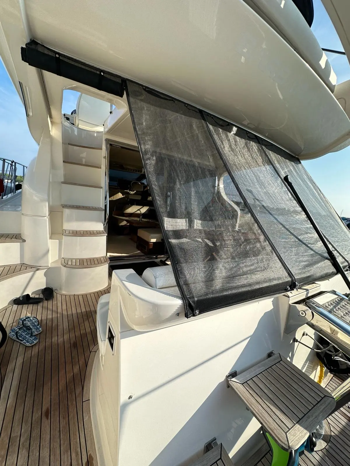 2010 Azimut 47 flybridge