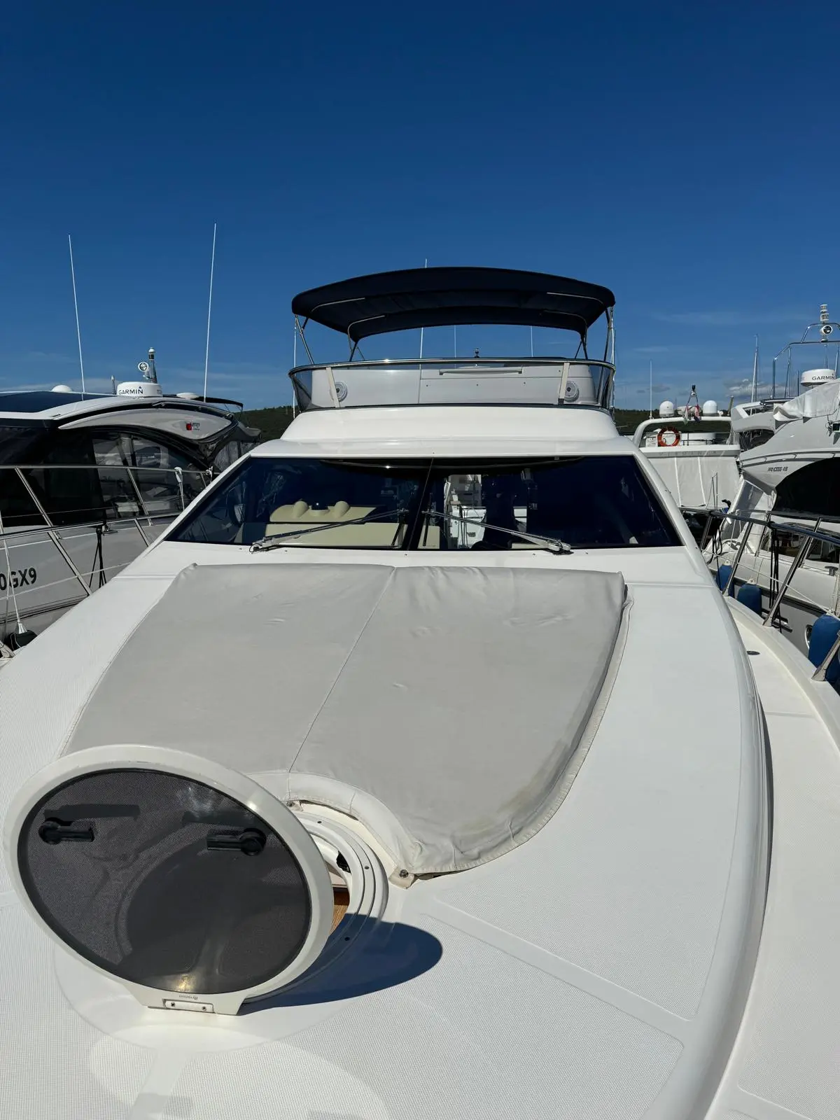 2010 Azimut 47 flybridge