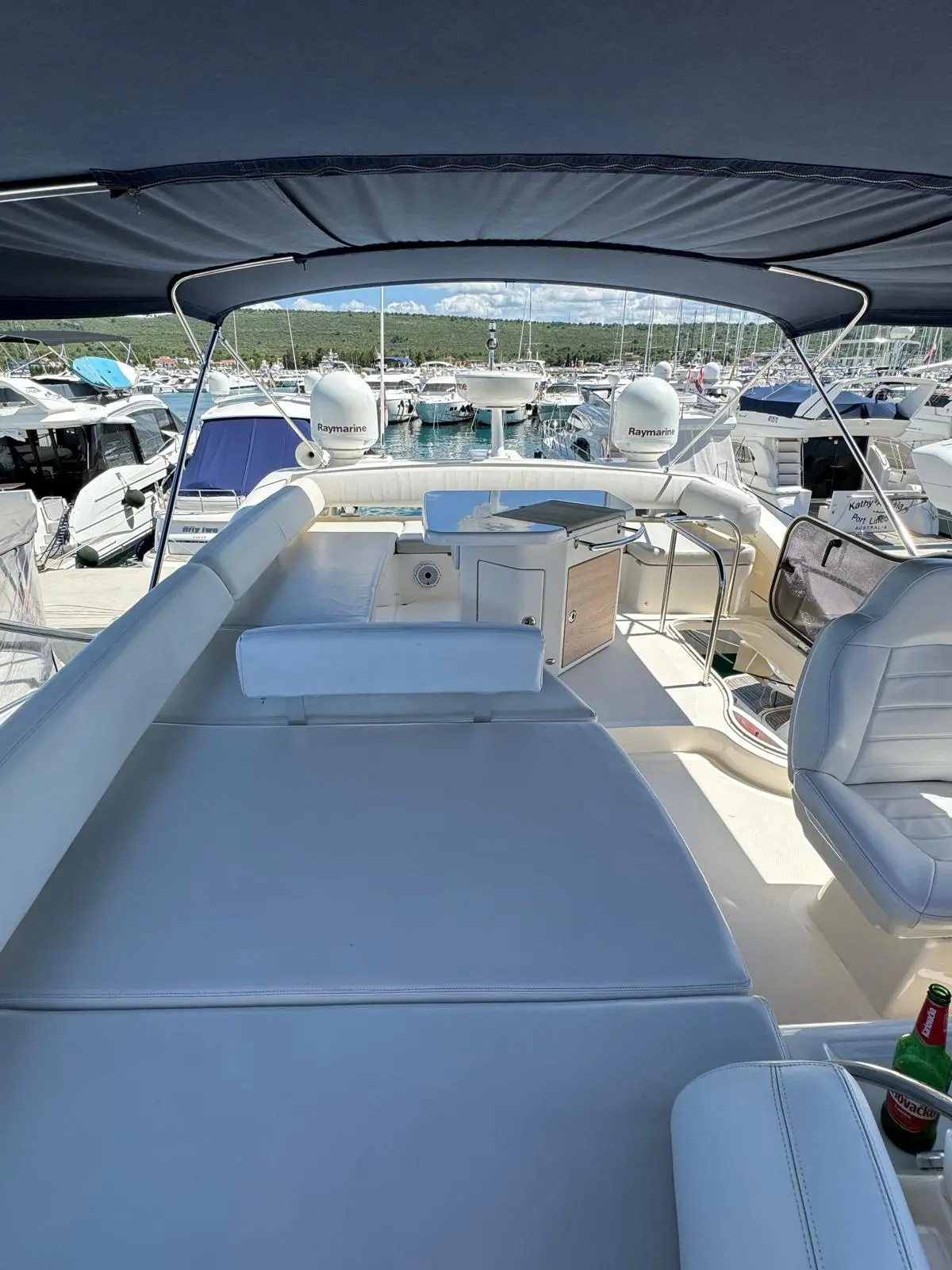 2010 Azimut 47 flybridge