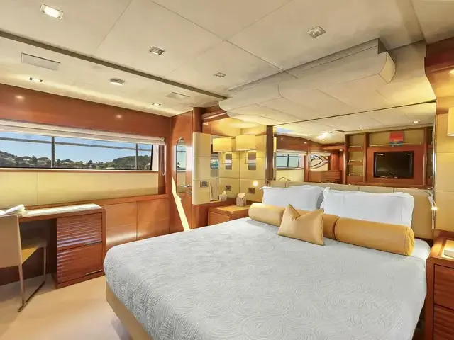 Benetti Legend 85