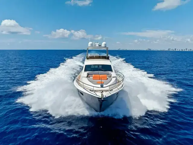 Lazzara Yachts 64