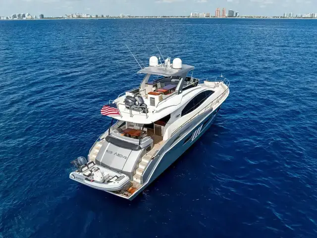 Lazzara Yachts 64