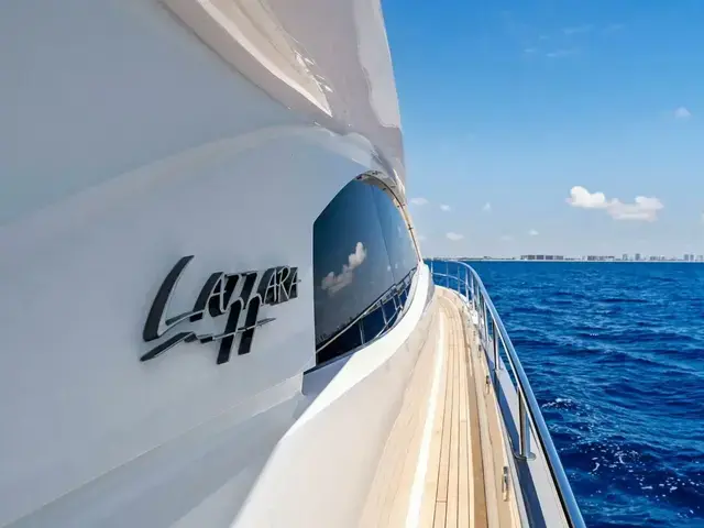 Lazzara Yachts 64