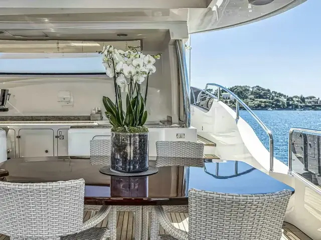 Benetti Legend 85