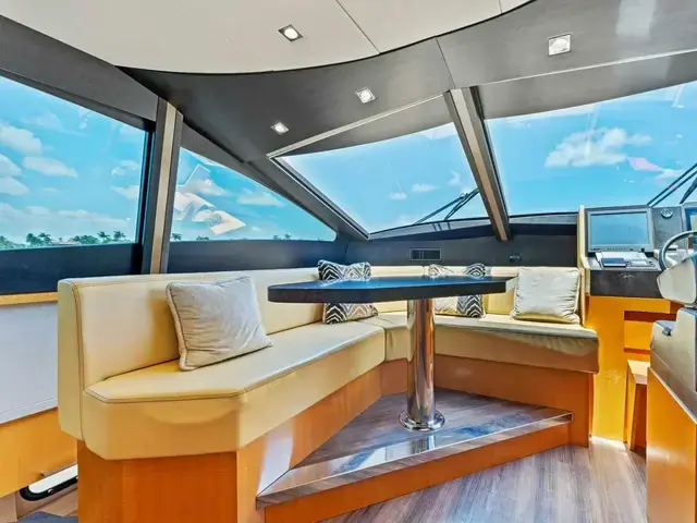 Lazzara Yachts 64