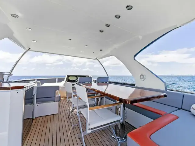 Lazzara Yachts 64