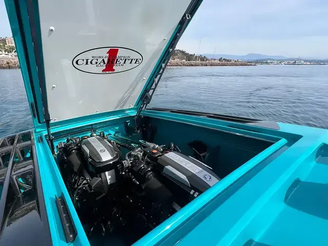 Cigarette Boats 515