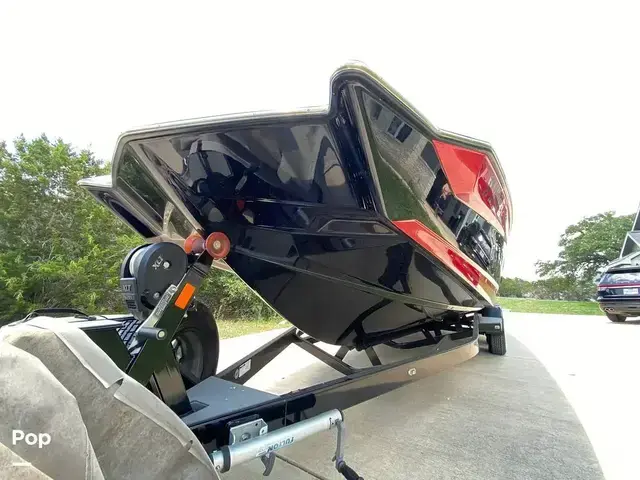 Axis Boats A24