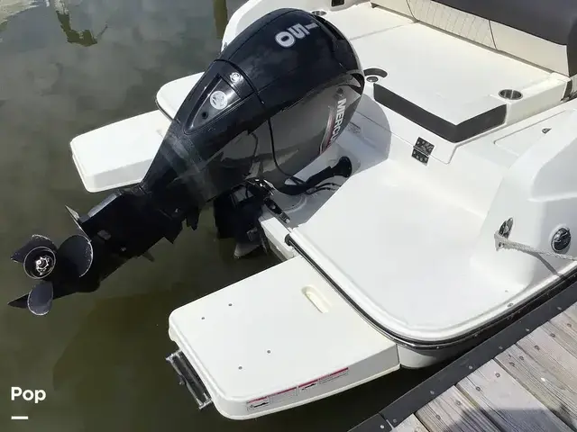 Bayliner Dx2200