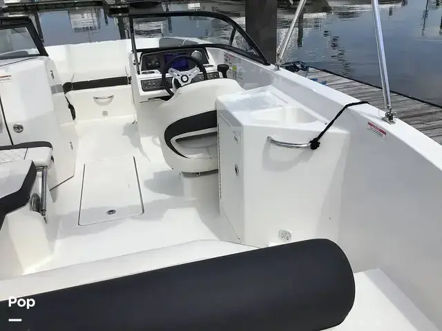 Bayliner Dx2200