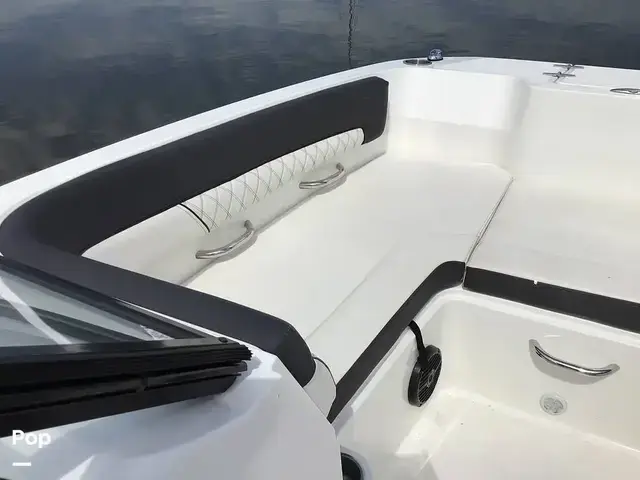 Bayliner Dx2200