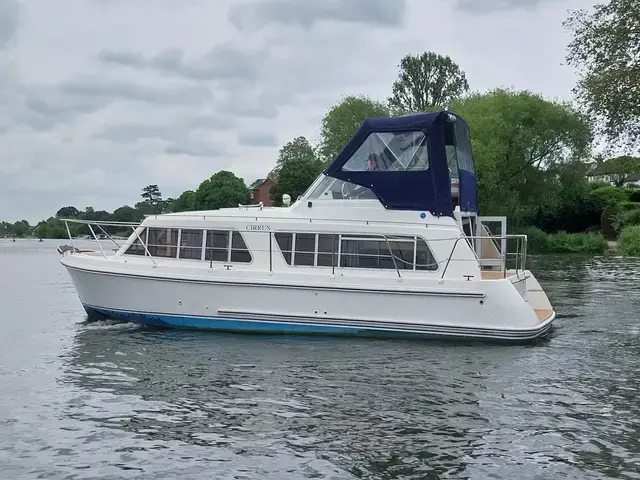 Falcon Boat Bounty 30 Sunbridge