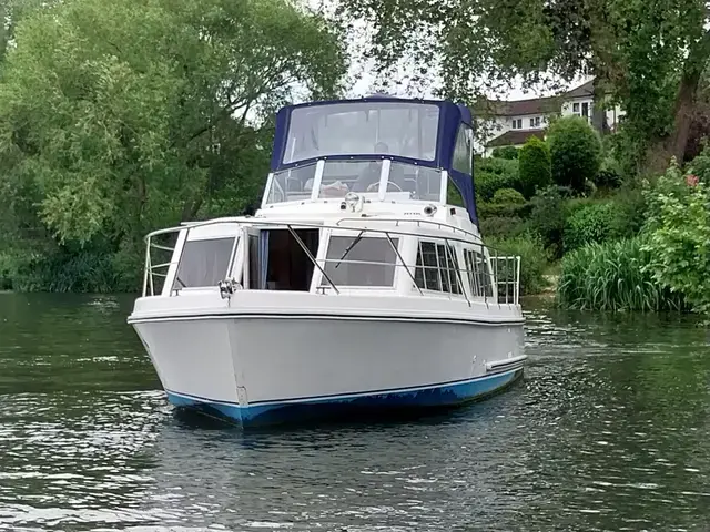 Falcon Boat Bounty 30 Sunbridge