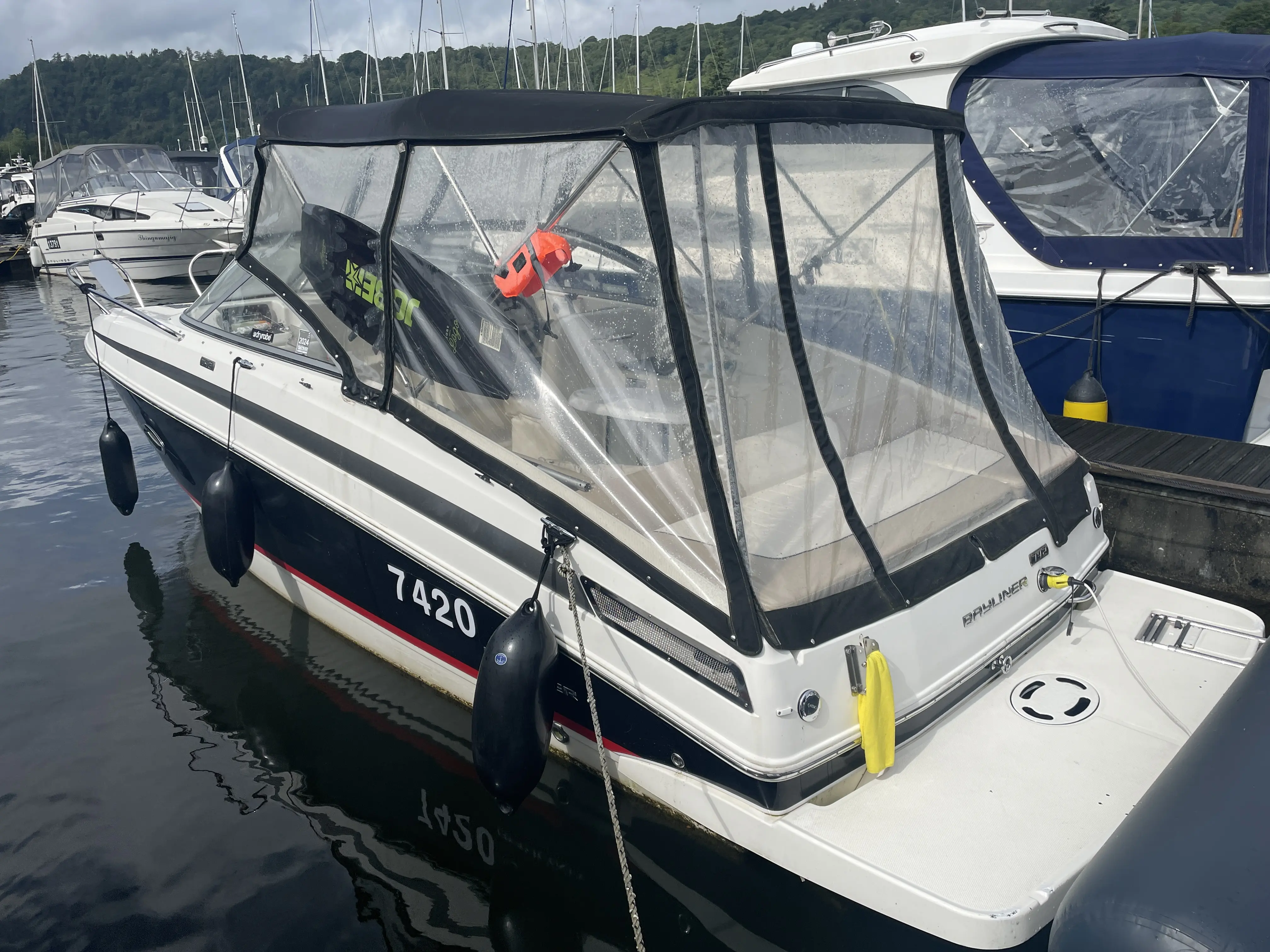 2017 Bayliner 742 cuddy